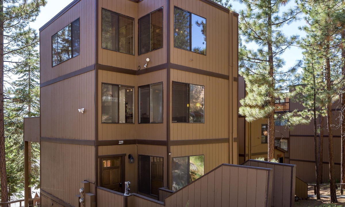 Zephyr Cove House | Tahoe Family Retreat, private community, near Lake, beach, pool,town,trails max8