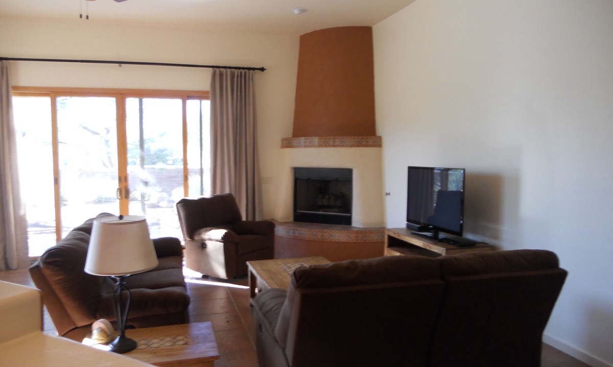 Tubac House | Private home close to shopping, birding, golf & hiking, pool access!