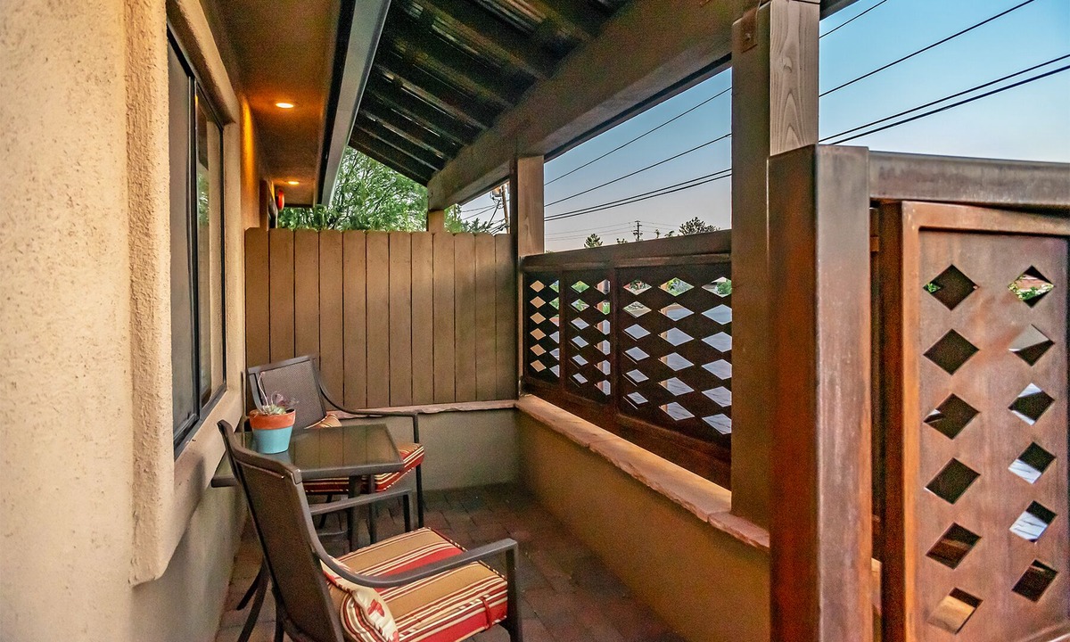 Uptown Sedona Hotel | Saguaro Room #101 @ Sedona Uptown Suites