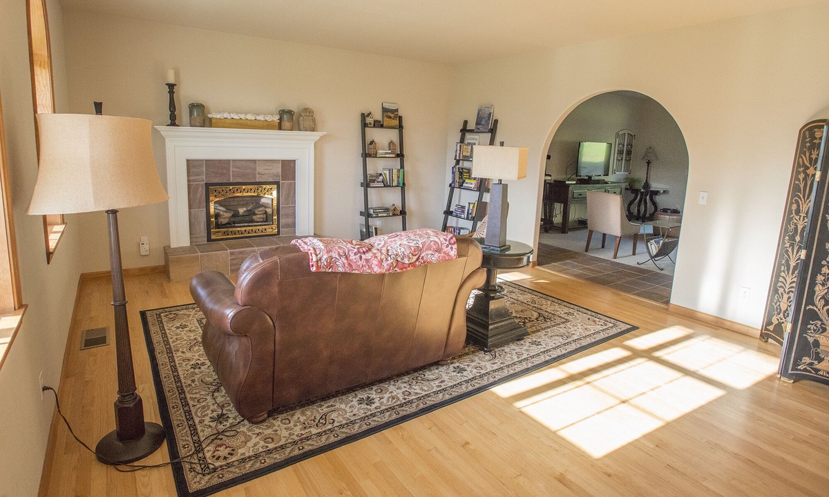 Lotus House | Beauty in the Heart of Coloma Valley: Winery Estate Farmhouse in the Vineyards