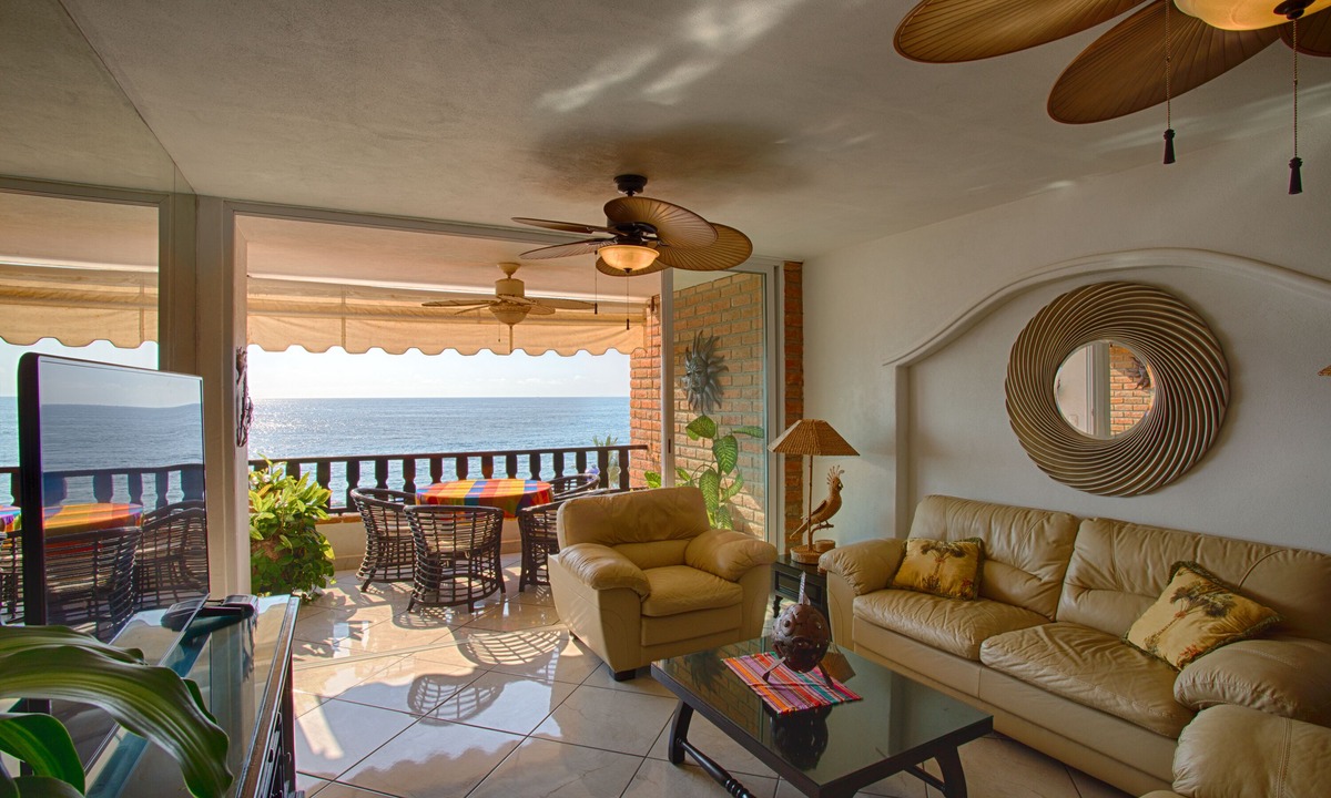 Amapas Condo | Playa Bonita Casa de los Abuelos located on Los Muertos Beach 2BD Condo for rent