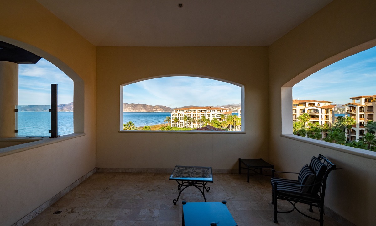 La Paz Apartment | Oceanview Penthouse E501 at 'Paradise of the Sea'