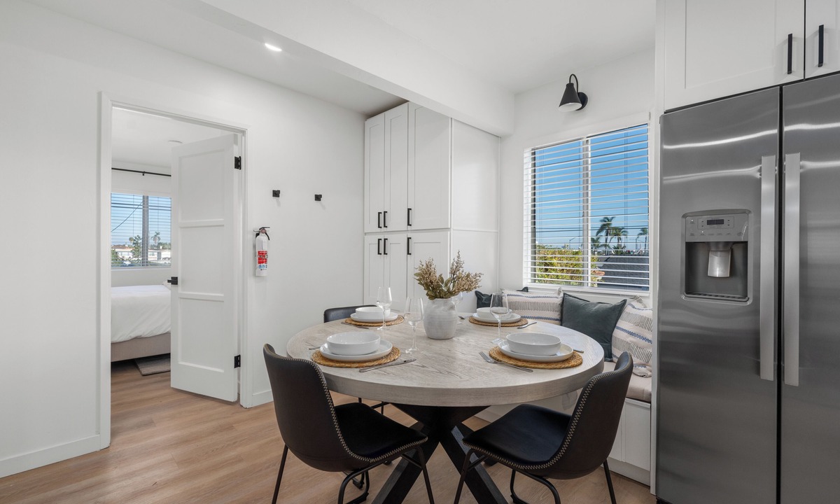 Normal Heights Apartment | NEW! Modern 1King 1Queen Sleeps 6 Garage WIFI