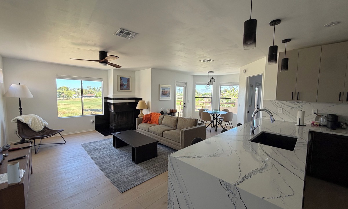Paradise Valley Village Condo | Modern luxury 2-bedroom condo in lovely Scottsdale with golf and mountains view
