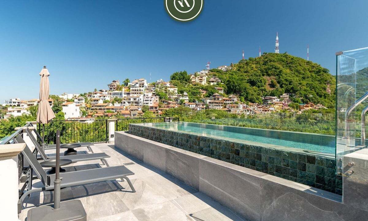Emiliano Zapata Apartment | Puerto Vallarta 1BR near ocean, pool, balcony