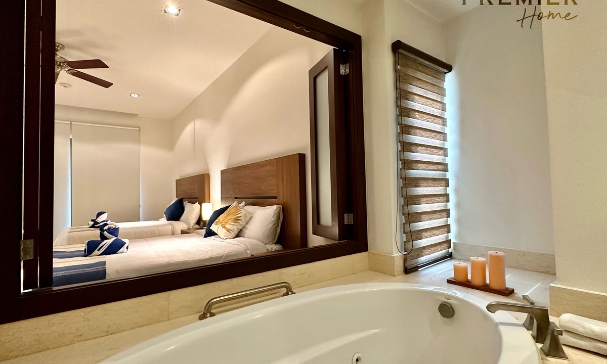 La Paz Apartment | Amazing Oceanview Suite with Beach Club Access & Golf Cart