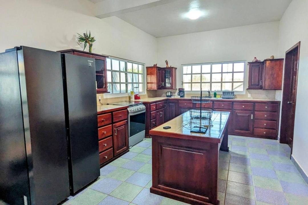 Santa Maria Tonameca House | Charming Retreat 3BR Pool Access and Ground Floor