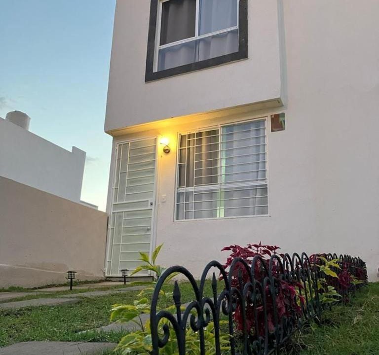 Tlajomulco de Zuniga Apartment | House 15 Min from GDL Airport Albereda Residencial