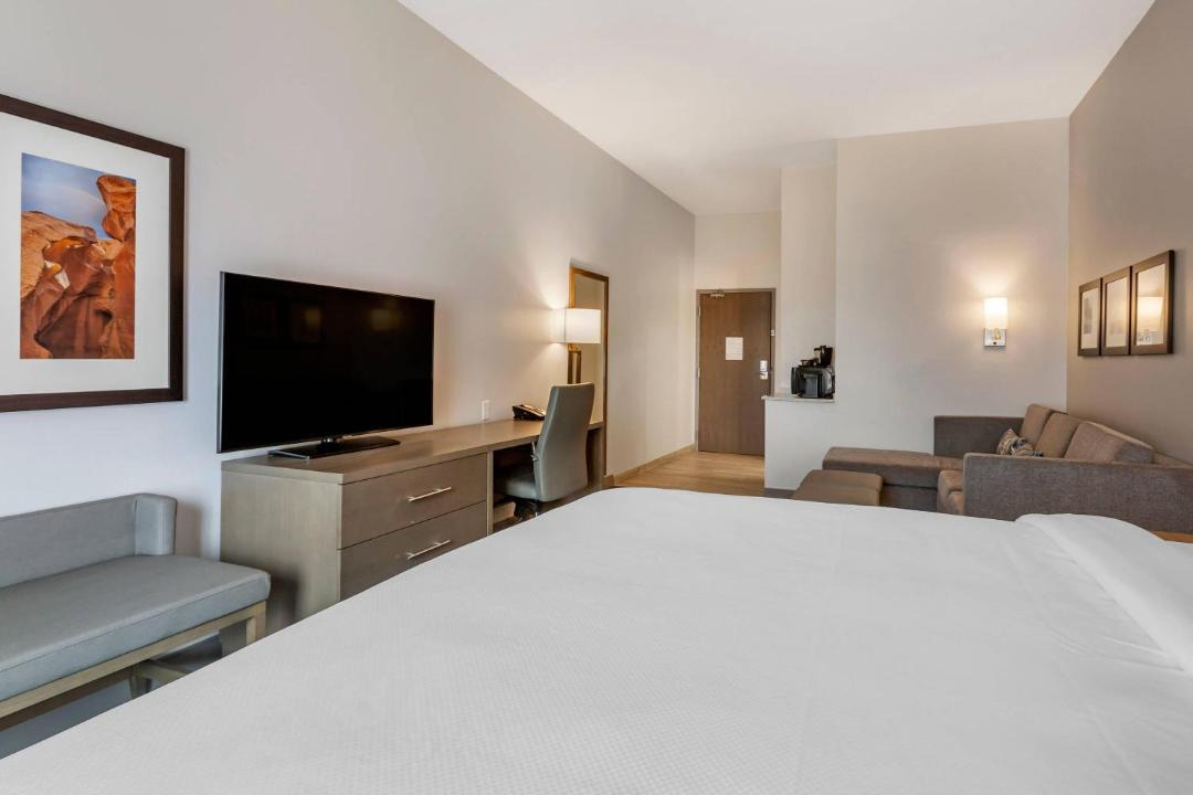Scottsdale Hotel | Comfort Suites Scottsdale Talking Stick Entertainment District