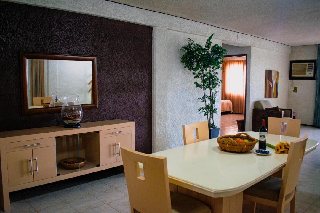 Zona Paseo Montejo Hotel | Suites del Sol Hotel & Apartments