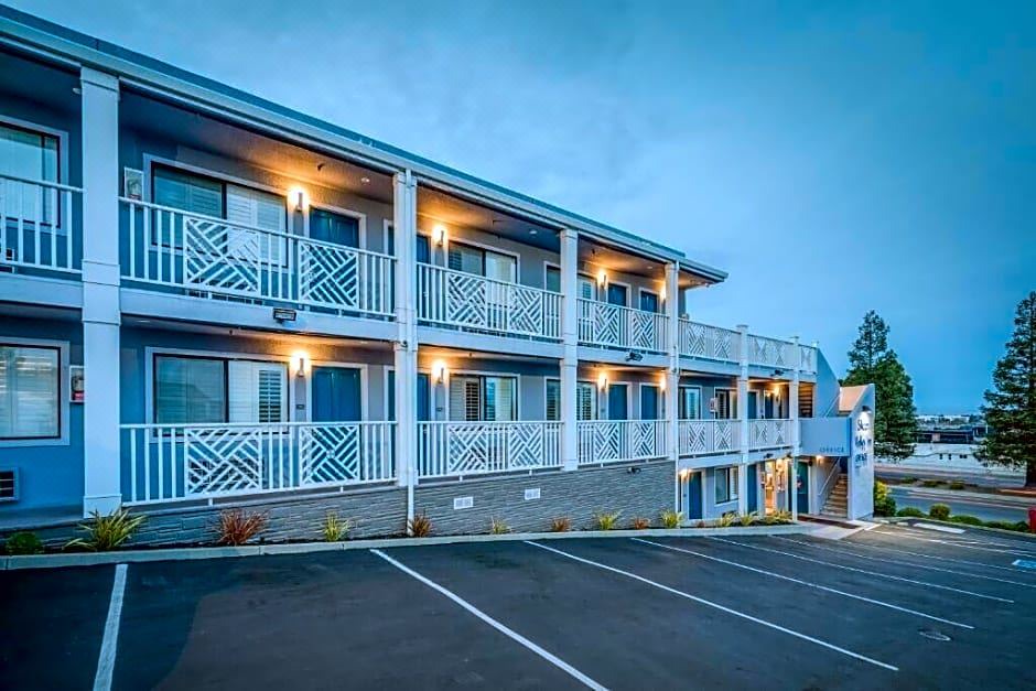 Photo of Buildings in Belmont
