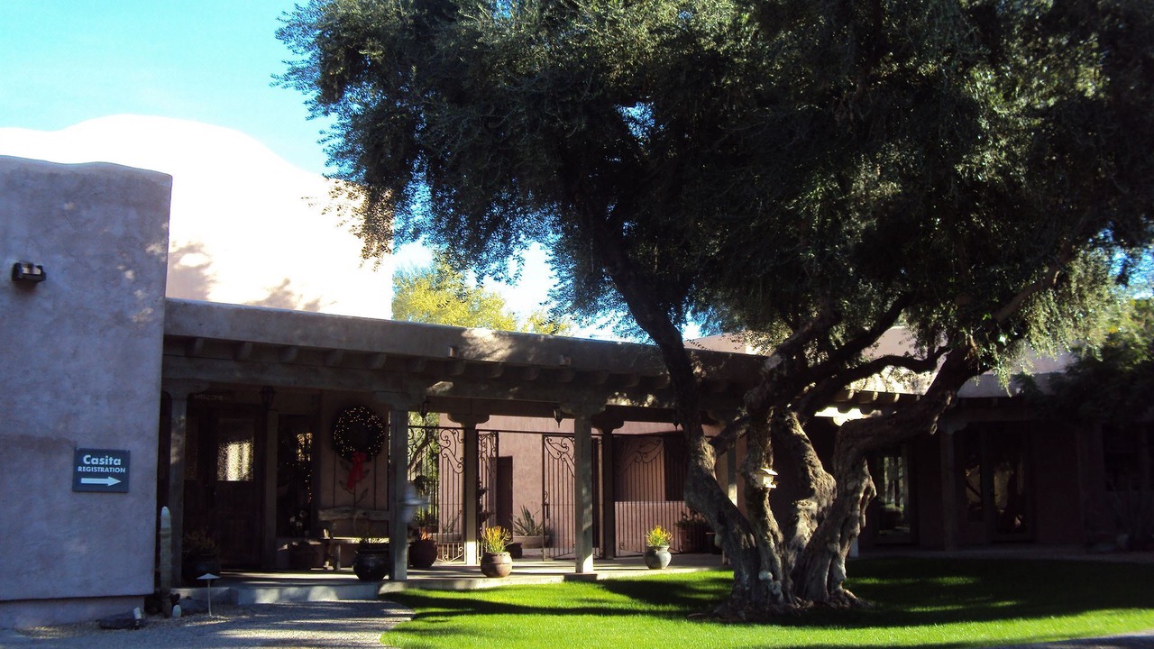 Photo of Buildings in Cave Creek
