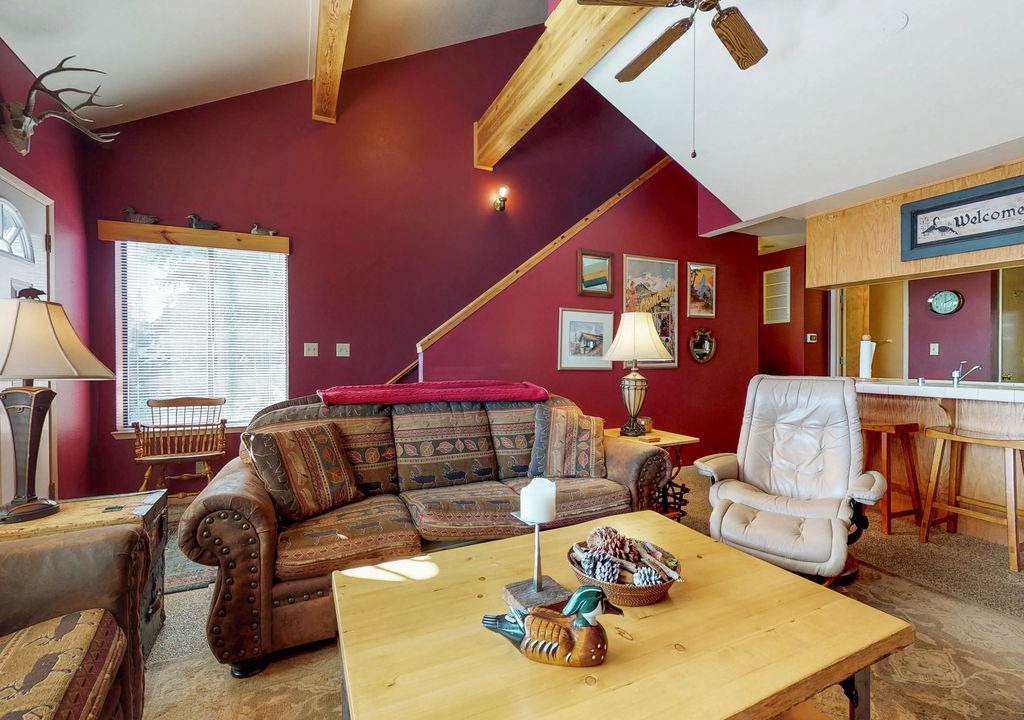 Photo of Livingroom in Lakeshore