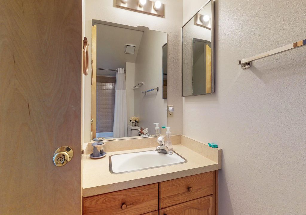 Photo of Bathroom in Lakeshore