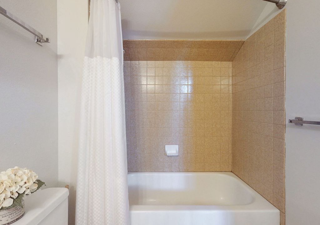 Photo of Bathroom in Lakeshore