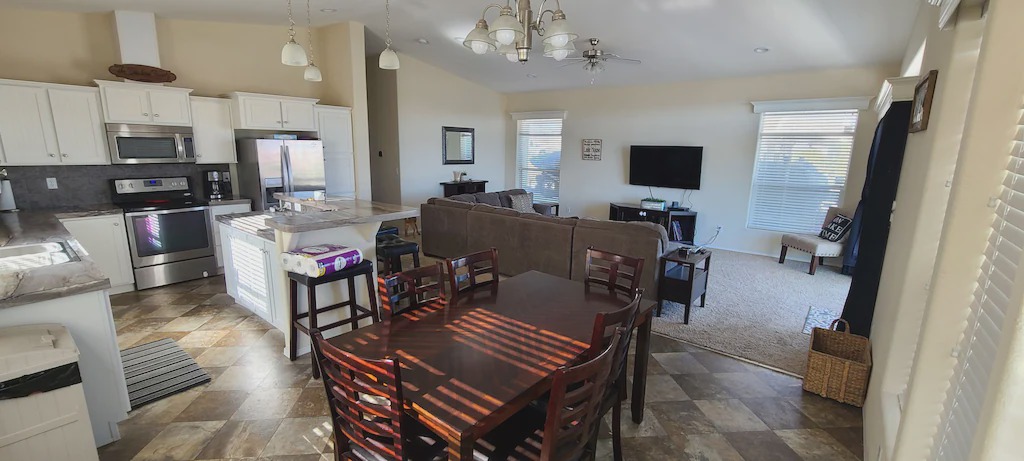 Photo of Livingroom in Havasu Lake