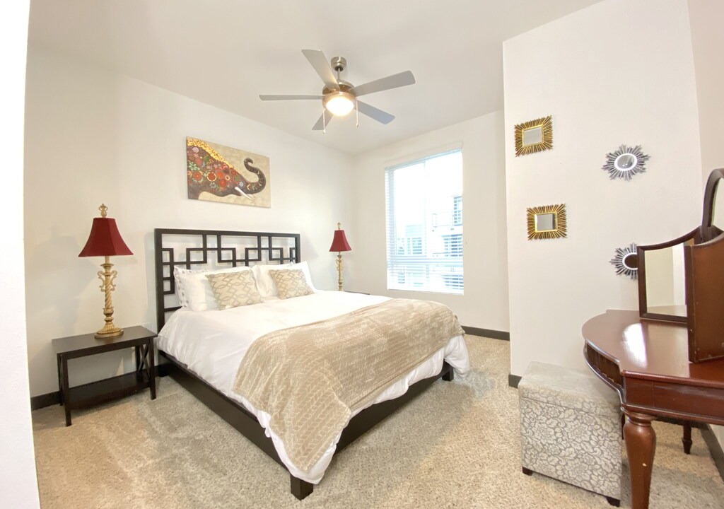 Photo of Bedroom in Platinum Triangle