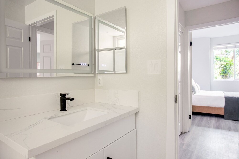 Photo of Bathroom in Mar Vista