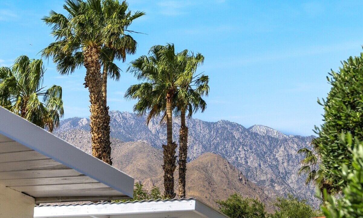 Photo of Outdoor in Racquet Club Estates