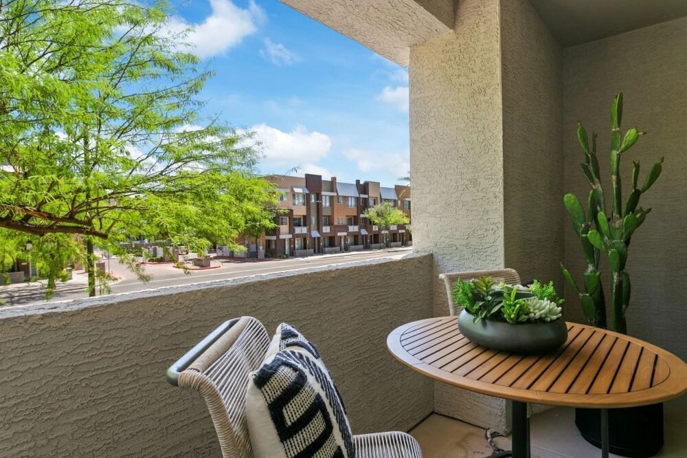 Photo of Patio Balcony in Glendale Sports and Entertainment District