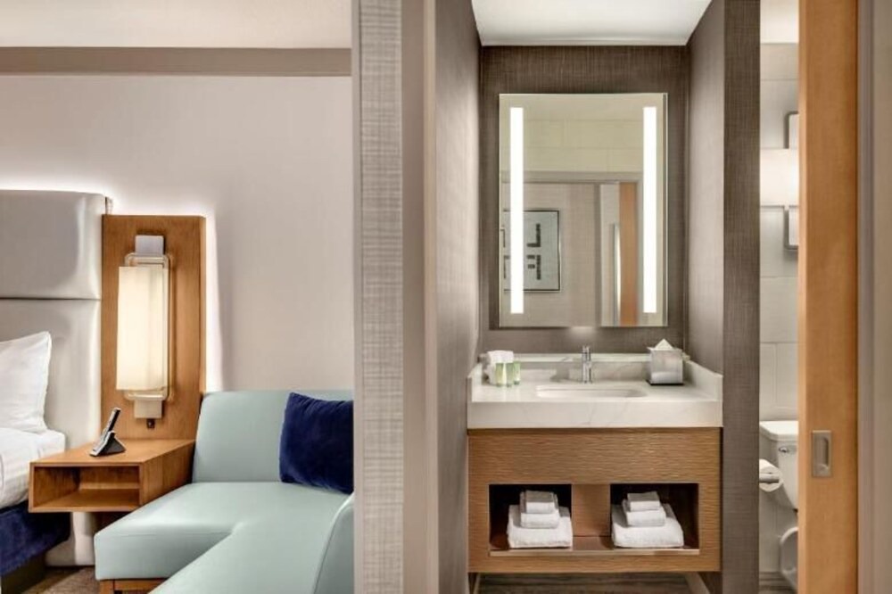 Photo of Bathroom in Gateway District