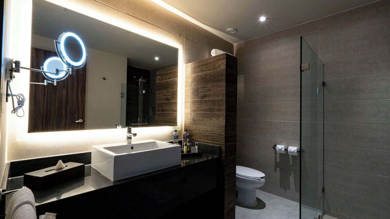 Photo of Bathroom in Anton Lizardo