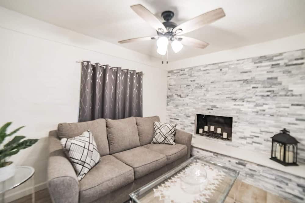 Photo of Livingroom in Yuma