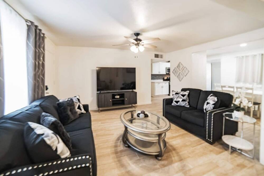 Photo of Livingroom in Yuma