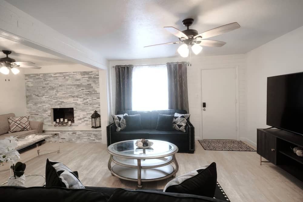 Photo of Livingroom in Yuma