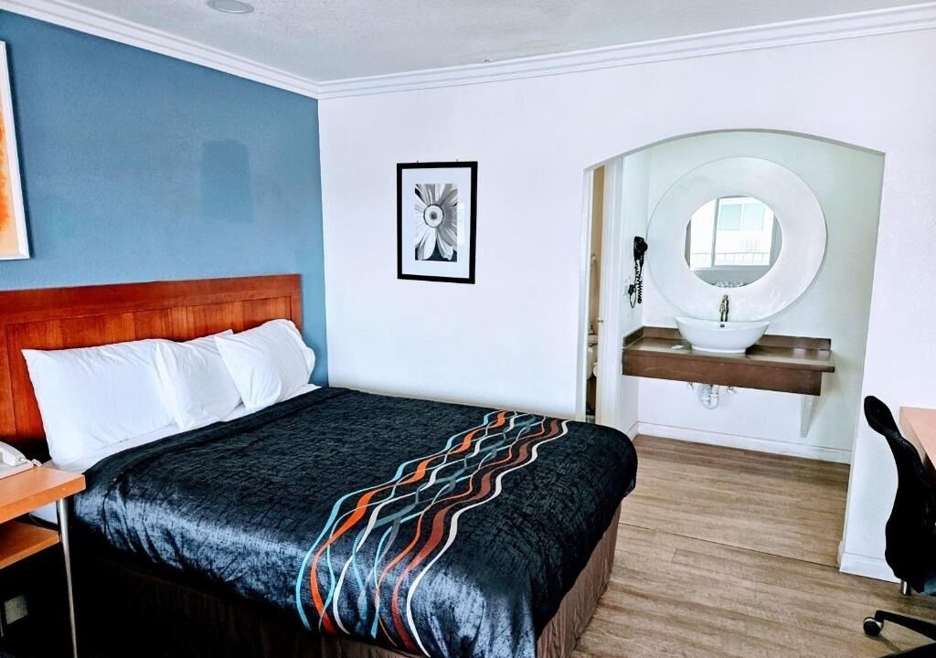 Photo of Bedroom in Ridgecrest