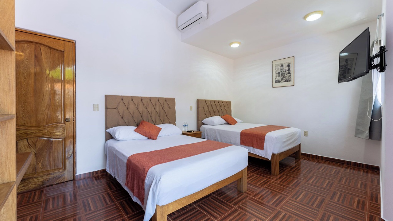 Photo of Bedroom in R
