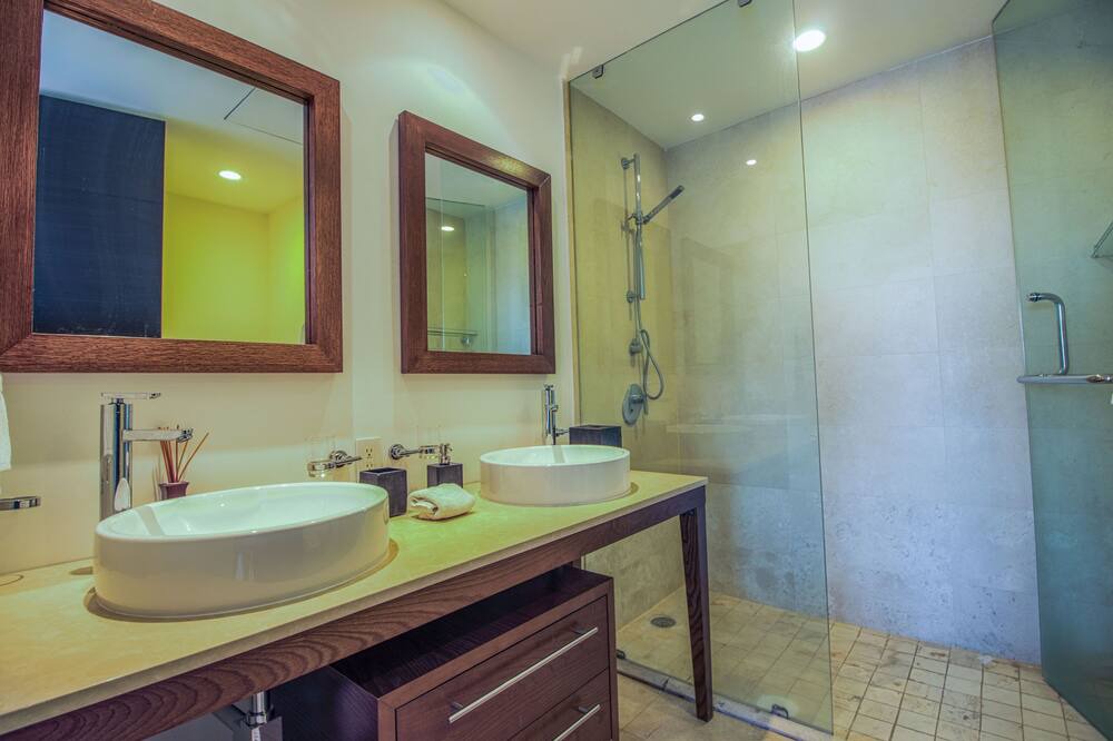 Photo of Bathroom in North Hotel Zone