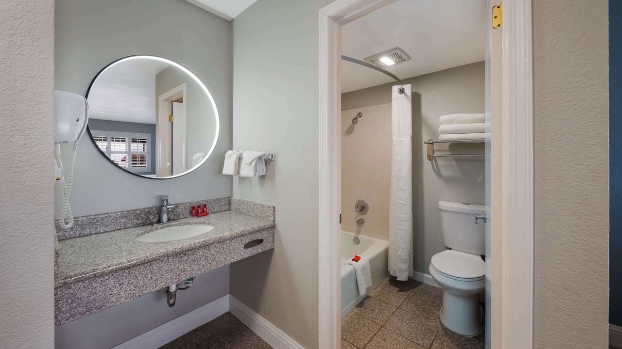 Photo of Bedroom in San Simeon