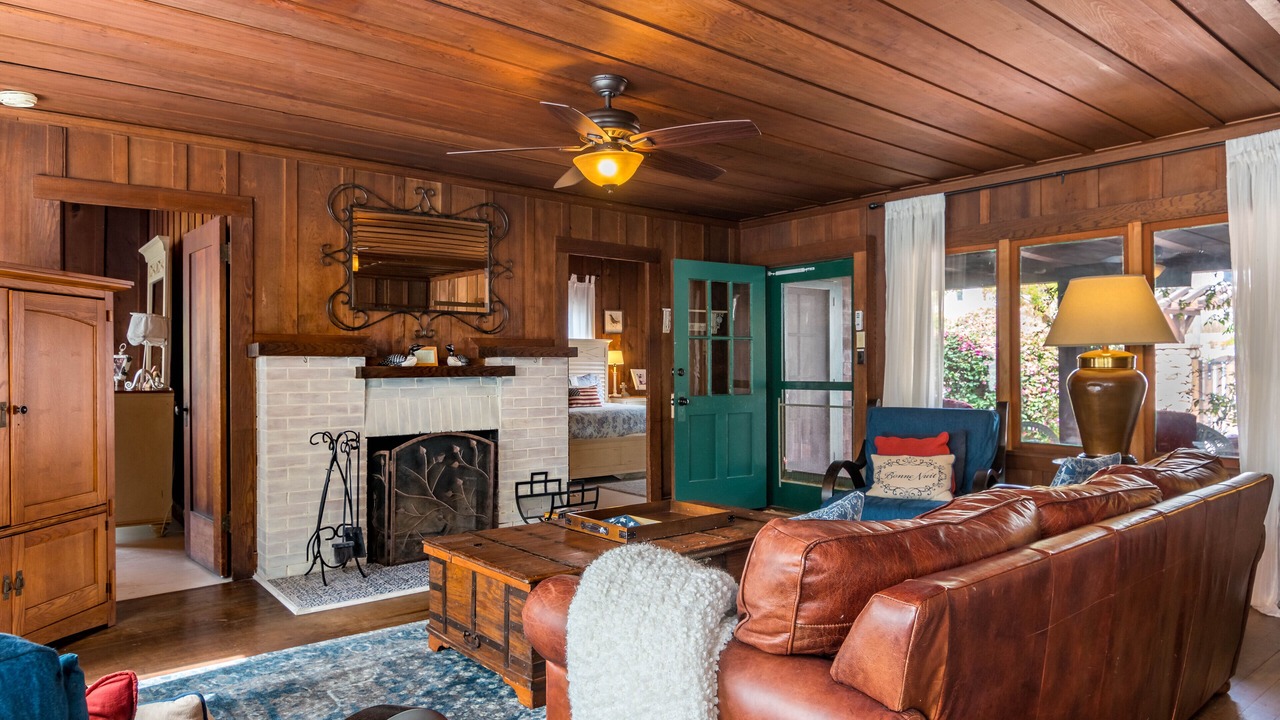 Photo of Bedroom in Village of La Jolla