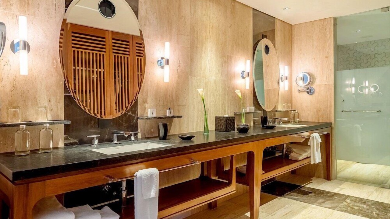 Photo of Bathroom in 12th Street