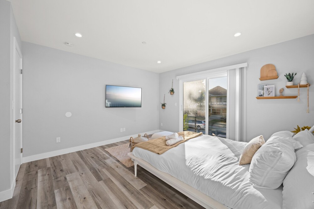 Photo of Bedroom in Carthay Circle