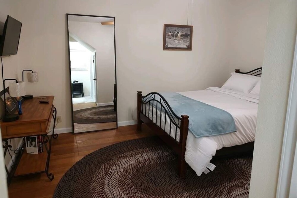 Photo of Bedroom in Adin