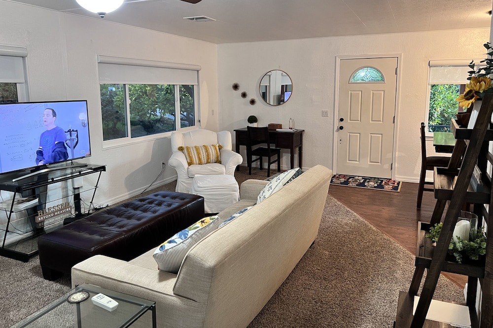 Photo of Livingroom in Oroville East