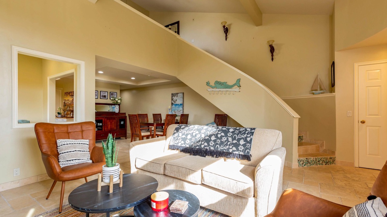 Photo of Livingroom in Downtown