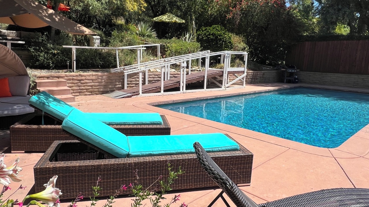 Photo of Outdoor in Woodland Hills