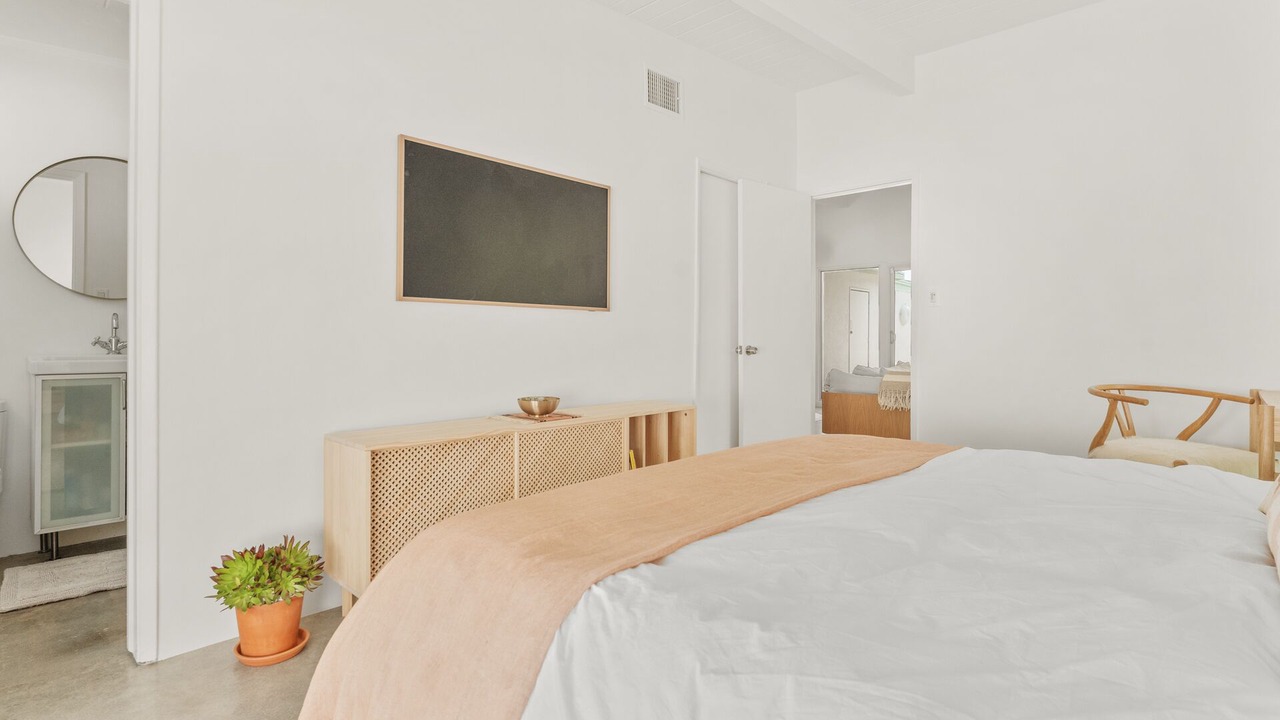 Photo of Bedroom in Racquet Club Estates