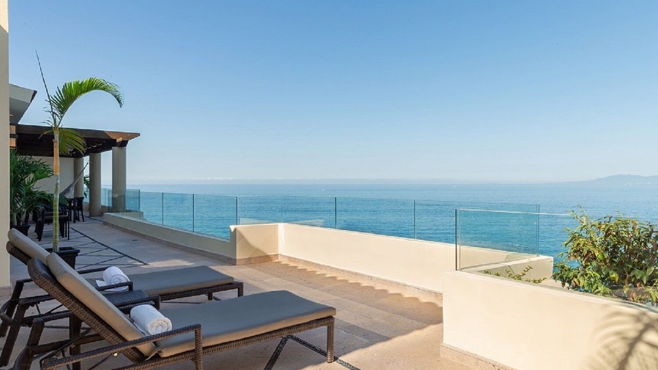 Photo of Patio Balcony in South Shore Hotel Area