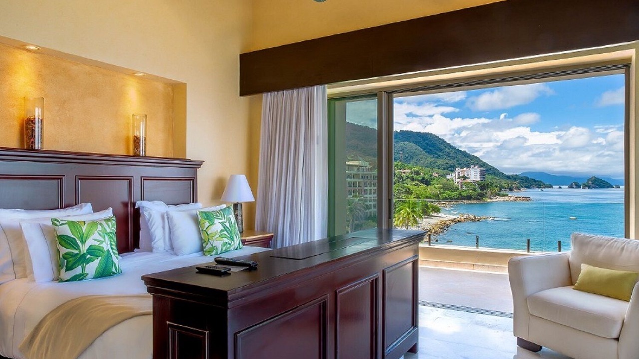 Photo of Bedroom in South Shore Hotel Area