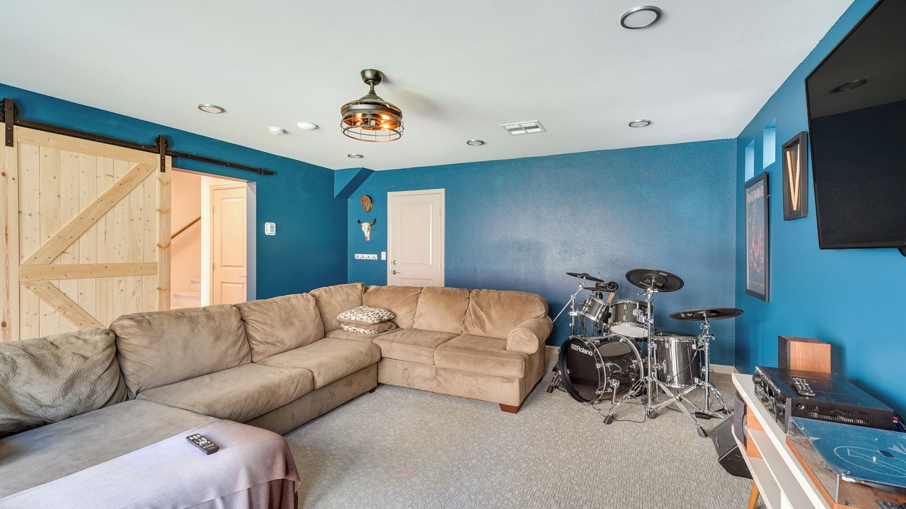 Photo of Livingroom in Enterprise