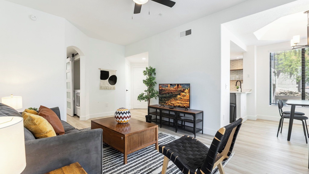 Photo of Livingroom in Kierland