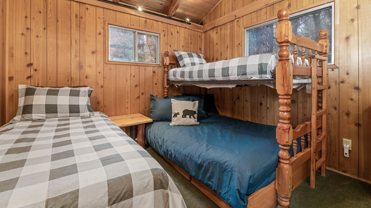 Photo of Bedroom in Moonridge