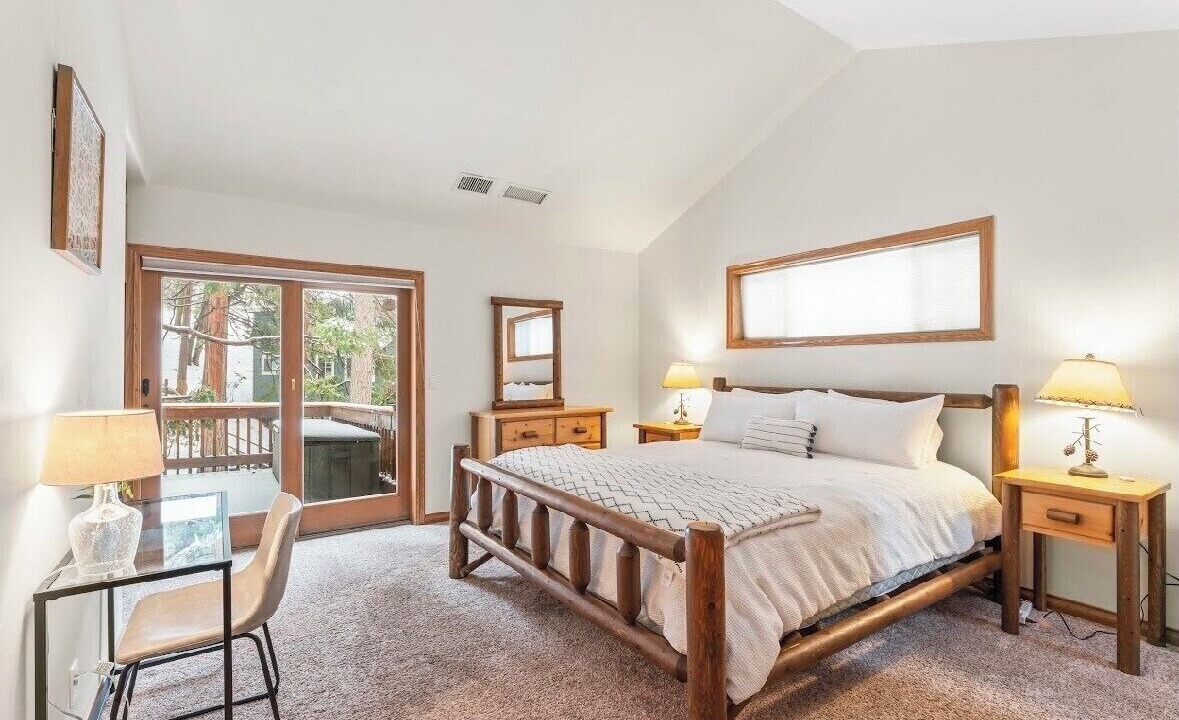 Photo of Bathroom in Lake Arrowhead