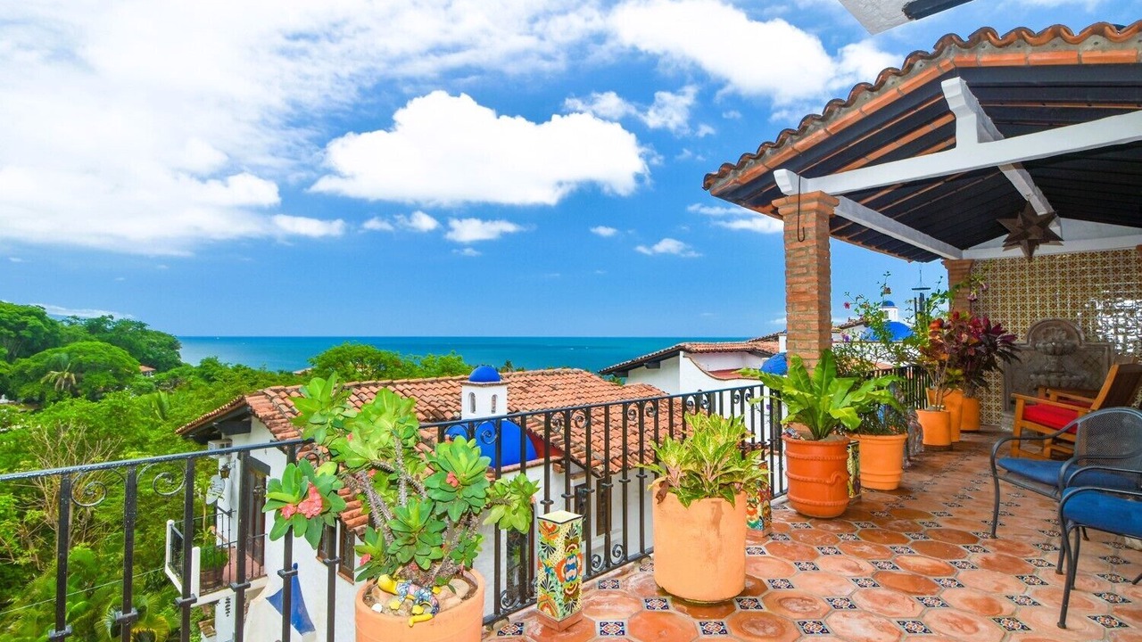 Photo of Patio Balcony in South Shore Hotel Area
