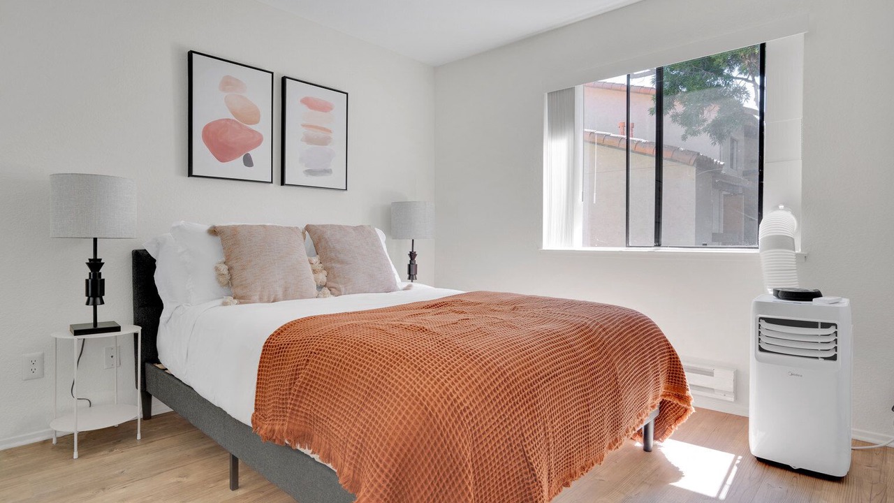 Photo of Bedroom in Shoreline West