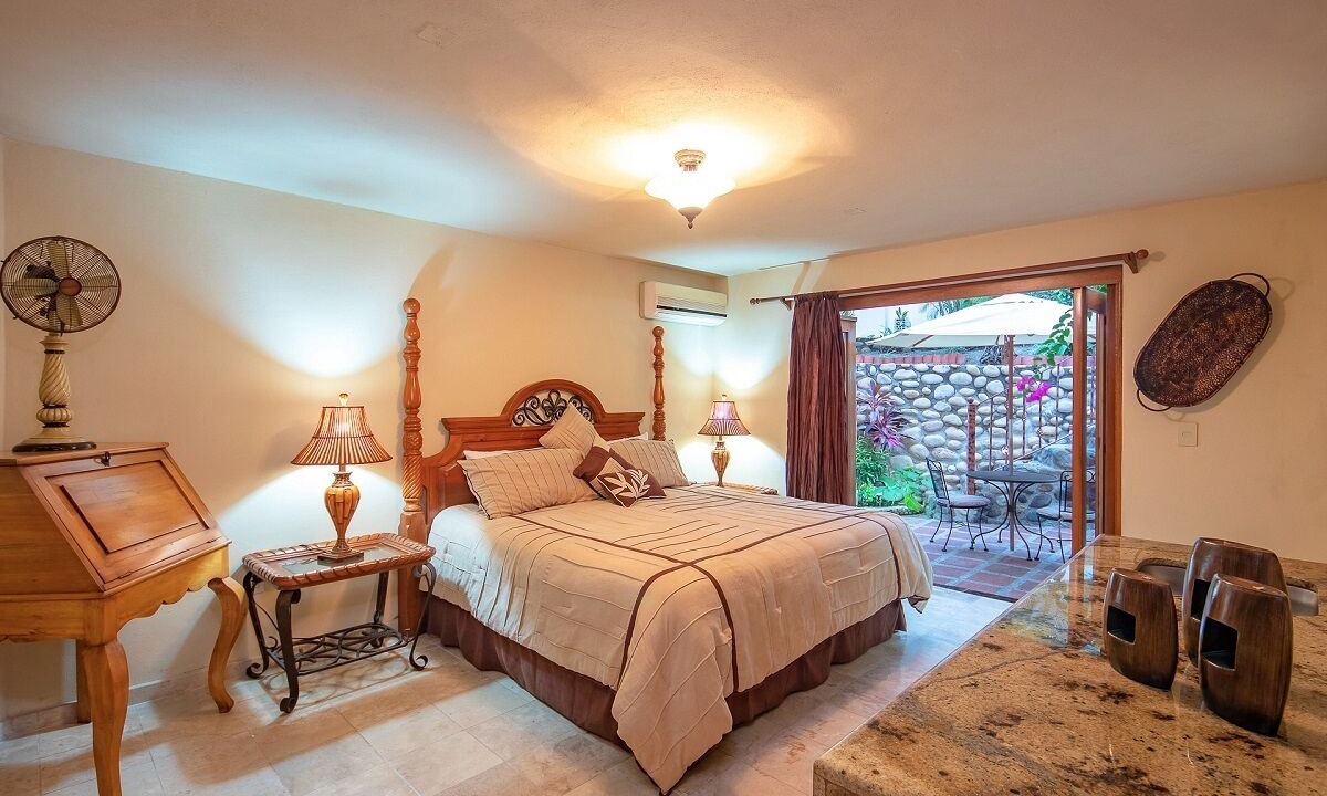 Photo of Bedroom in South Shore Hotel Area